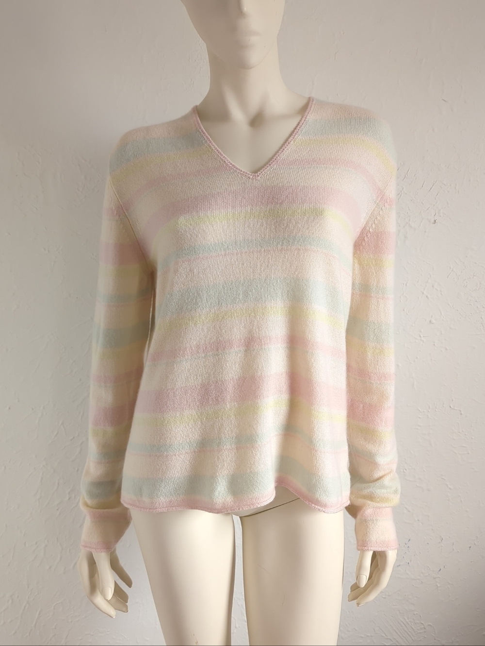 Pastel Scottish Cashmere Striped V-Neck Sweater Soft Lightweight Cozy Knit L 48